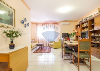 Sala da pranzo - Appartamento Stradale San Giorgio
 
35/B, Catania - foto 3