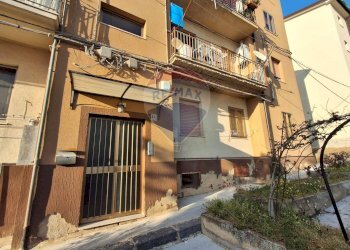 Edificio all\'aperto - Quadrilocale via Maddalena Seconda
 
18, Calascibetta - foto 3