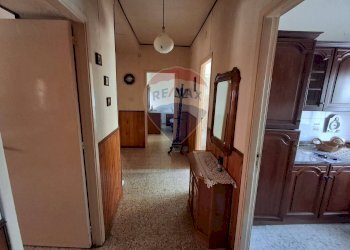 Hall / corridoio - Quadrilocale via Maddalena Seconda
 
18, Calascibetta - foto 9