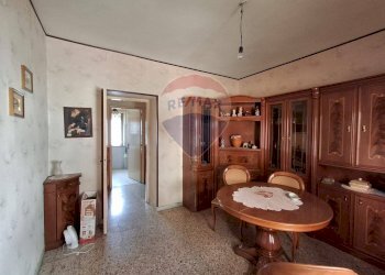 Sala da pranzo - Quadrilocale via Maddalena Seconda
 
18, Calascibetta - foto 15