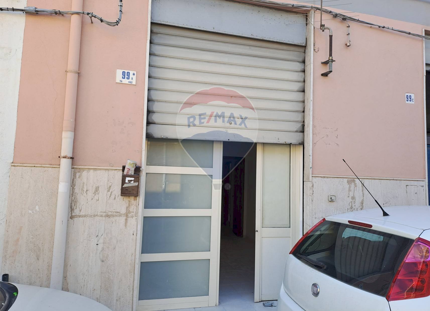 Edificio all\'aperto - Locale Commerciale Via Wrzi'
 
99, Catania - foto 1