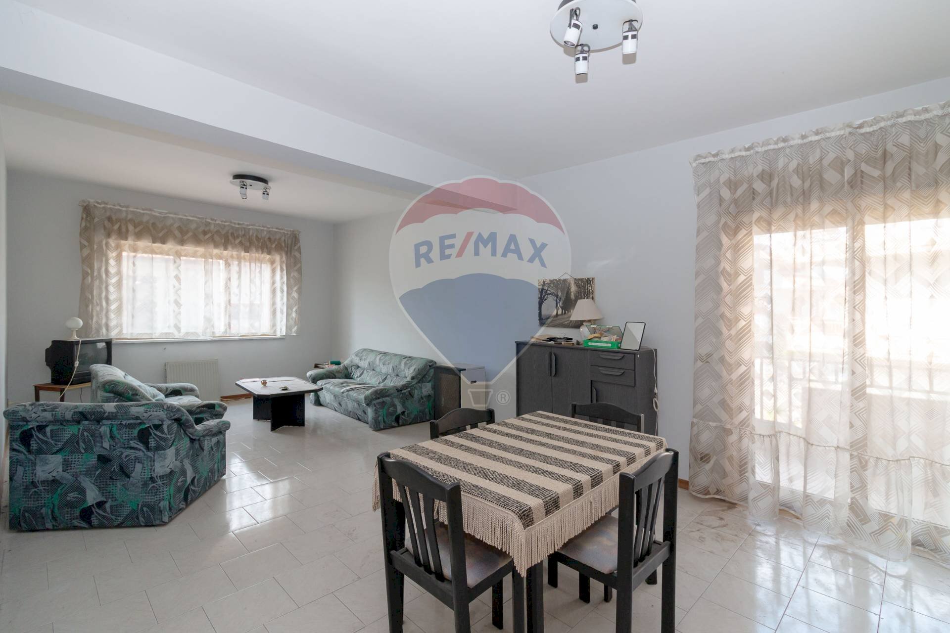 Sala da pranzo - Quadrilocale via degli Aragonesi
 
5, Linguaglossa - foto 3