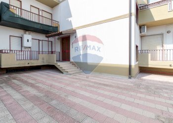 Edificio all\'aperto - Quadrilocale via degli Aragonesi
 
5, Linguaglossa - foto 1