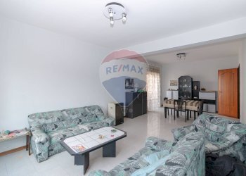 Sala da pranzo - Quadrilocale via degli Aragonesi
 
5, Linguaglossa - foto 4