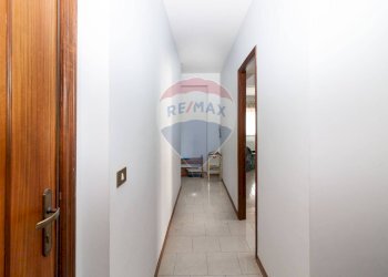 Hall / corridoio - Quadrilocale via degli Aragonesi
 
5, Linguaglossa - foto 6