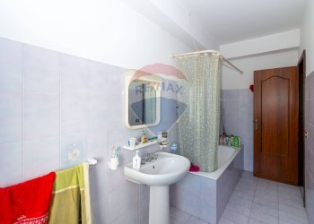 Bagno - Quadrilocale via degli Aragonesi
 
5, Linguaglossa - foto 16