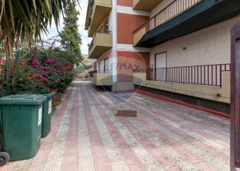 Edificio all\'aperto - Quadrilocale via degli Aragonesi
 
5, Linguaglossa - foto 22