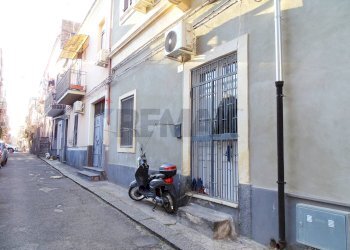 Edificio all\'aperto - Trilocale Via Cesare Abba
 
6, Catania - foto 1