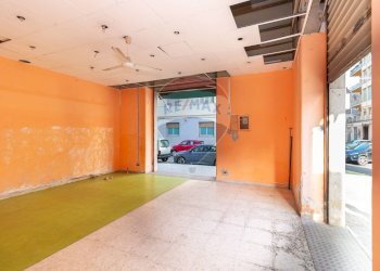 Stanza vuota - Shop Via Francesco Battiato
 
14, Catania - photo 4