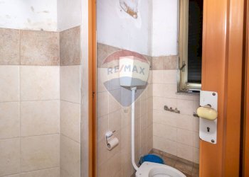 Bagno - Shop Via Francesco Battiato
 
14, Catania - photo 11