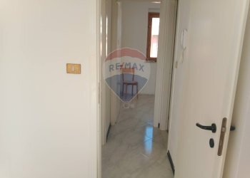 Hall / corridoio - Trilocale Via Sant' anna
 
13, Mascali - foto 25