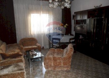 Sala da pranzo - Appartamento Via Paladini
 
18, Caltanissetta - foto 16