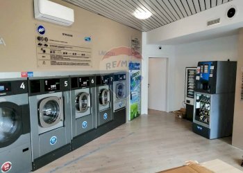 Lavanderia - Locale Commerciale Via Francesco  Petrarca
 
33, Caserta - foto 4