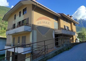 Edificio all\'aperto - Trilocale Paspardo - foto 1