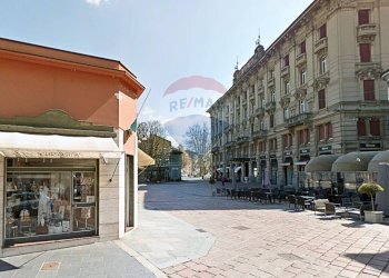 Edificio all\'aperto - Shop Via Largo Roma
 
3, Salsomaggiore Terme - photo 3