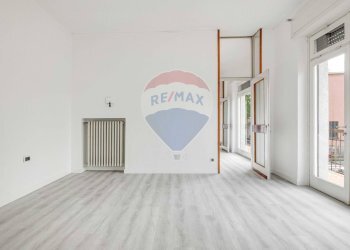 Stanza vuota - Casa indipendente VIA CURTATONE
 
11, Gallarate - foto 13