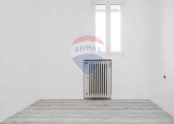 Stanza vuota - Casa indipendente VIA CURTATONE
 
11, Gallarate - foto 16