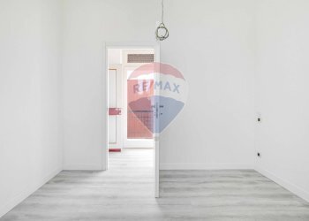 Stanza vuota - Casa indipendente VIA CURTATONE
 
11, Gallarate - foto 17