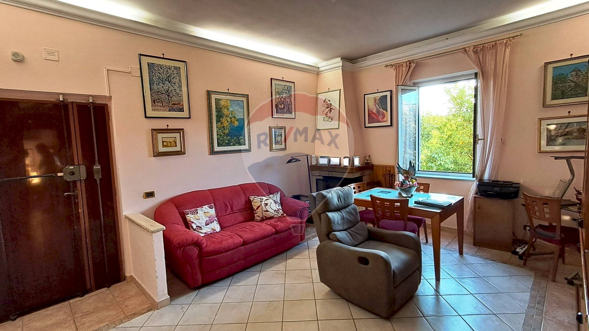 Soggiorno - Quadrilocale via La Spezia, Ladispoli - foto 3