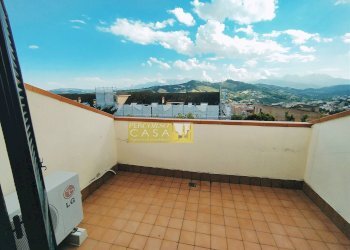 SECONDO TERRAZZO PANORAMICO - Quadrilocale Via Giuseppe Mancini Sbraccia
 
16, Teramo - foto 4