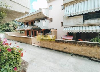 ESTERNO CONDOMINIALE - Quadrilocale Via Giuseppe Mancini Sbraccia
 
16, Teramo - foto 21