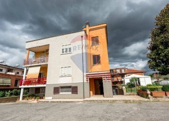 Edificio all\'aperto - Casa semi indipendente Via Gaggi
 
10, Roma - foto 4