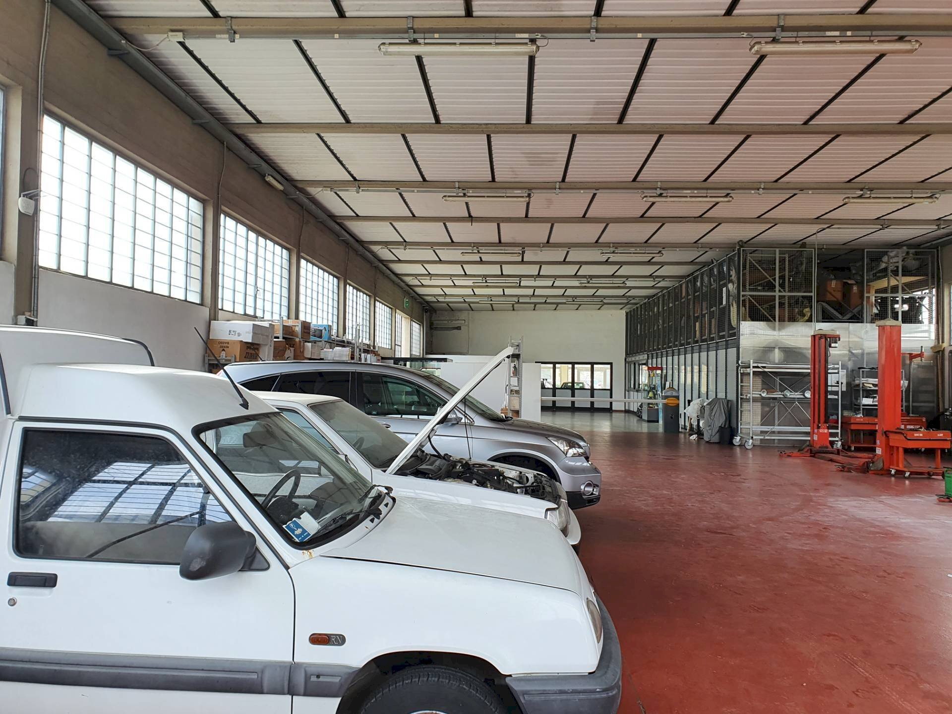 Foto 3 - Commercial Activity Via Romana
 
1000, Lucca - photo 2