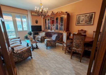 Sala da pranzo - Quadrilocale via Colli Innamorati
 
154, Pescara - foto 10