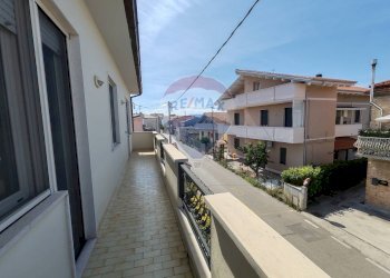 Balcone - Quadrilocale via Colli Innamorati
 
154, Pescara - foto 33