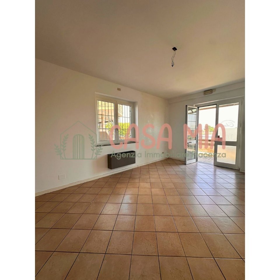 ingresso - Ufficio via emilia est, Rottofreno - foto 1