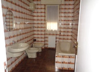 bagno - Appartamento Gramsci
 
8, Carbonia - foto 10