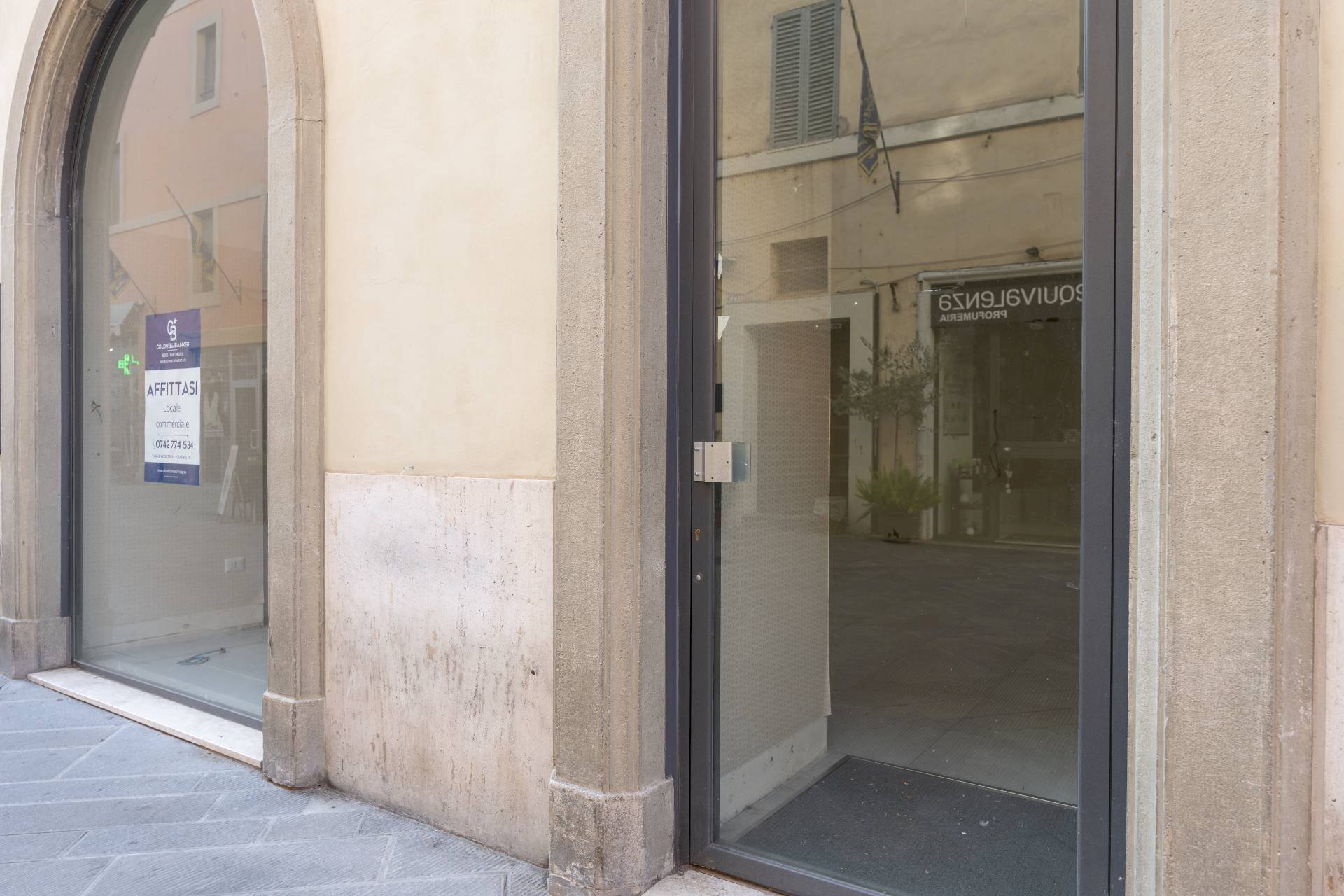 Foto 2 - Commercial Premises Corso Cavour
 
86/88, Foligno - photo 2