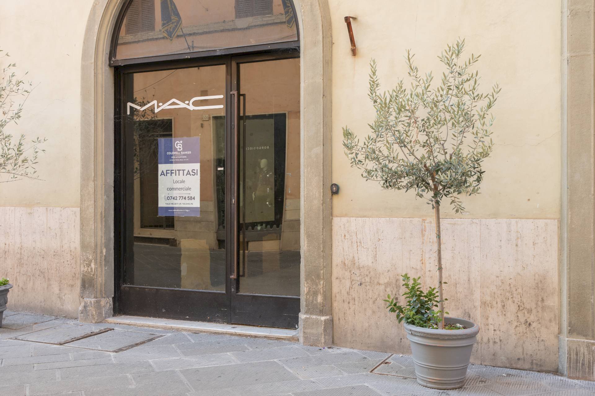 Foto 1 - Commercial Premises Corso Cavour
 
74, Foligno - photo 1