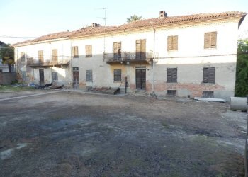 Cortile interno - Rustico via ramello, Vigliano d'Asti - foto 1