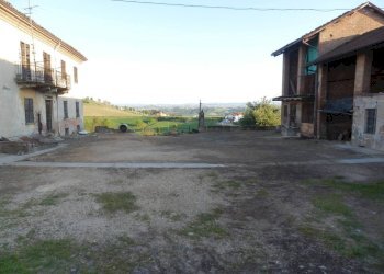 Cortile interno - Rustico via ramello, Vigliano d'Asti - foto 5