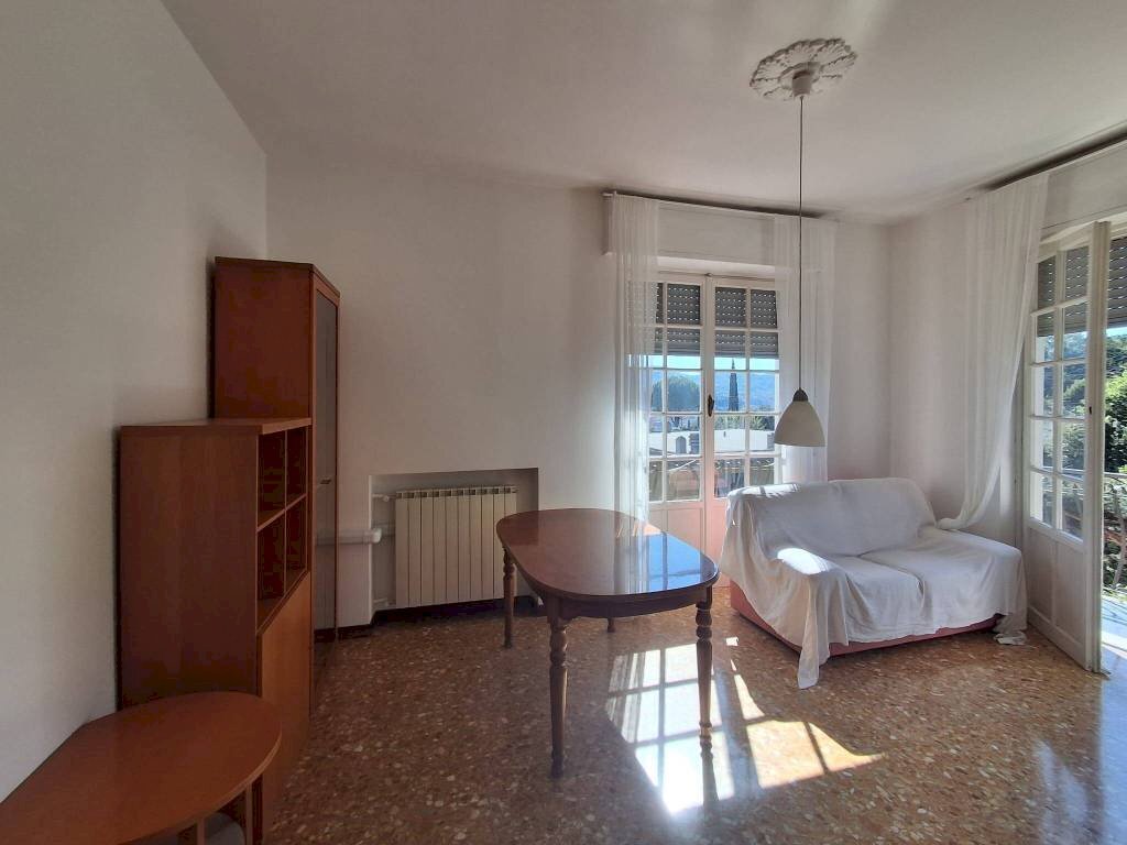 Salone - Quadrilocale salita Ca' dei Trenta, Genova (zona Bolzaneto) - foto 3