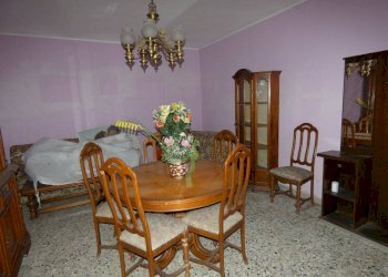 Salone - Rustic via Don Demetrio Castelli, Roddi - photo 4