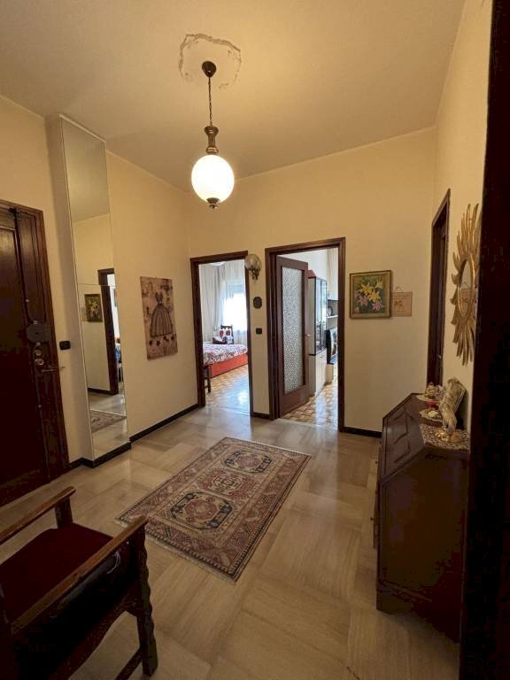 Corridoio - Trilocale corso Vittorio Emanuele II, 6, Cuneo (zona Donatello) - foto 2