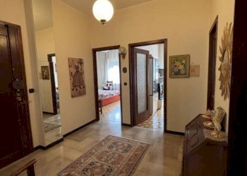 Corridoio - Trilocale corso Vittorio Emanuele II, 6, Cuneo (zona Donatello) - foto 2