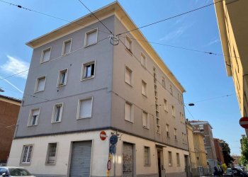 Facciata - Appartamento via Andrea da Faenza, Bologna (zona Bolognina) - foto 1