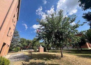 Giardino - Four-room apartment via Pier Fortunato Calvi, Bologna (neighborhood Borgo Panigale) - photo 2