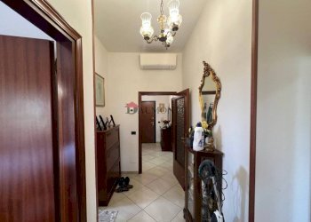 Disimpegno - Four-room apartment via Pier Fortunato Calvi, Bologna (neighborhood Borgo Panigale) - photo 11