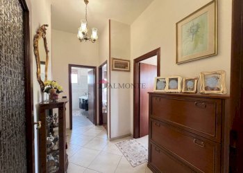 Disimpegno - Four-room apartment via Pier Fortunato Calvi, Bologna (neighborhood Borgo Panigale) - photo 20