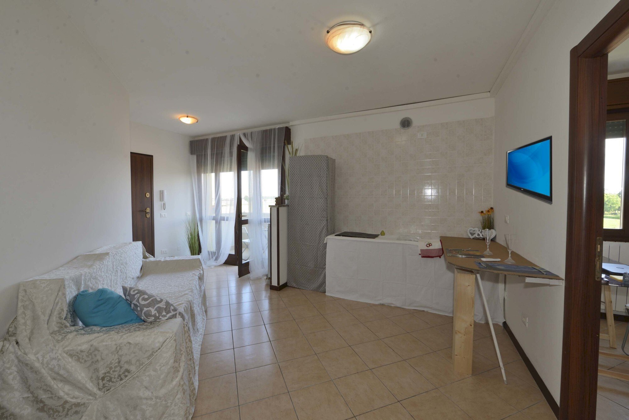 Three-room apartment VIA  DELLA VITE, Cento - photo 2