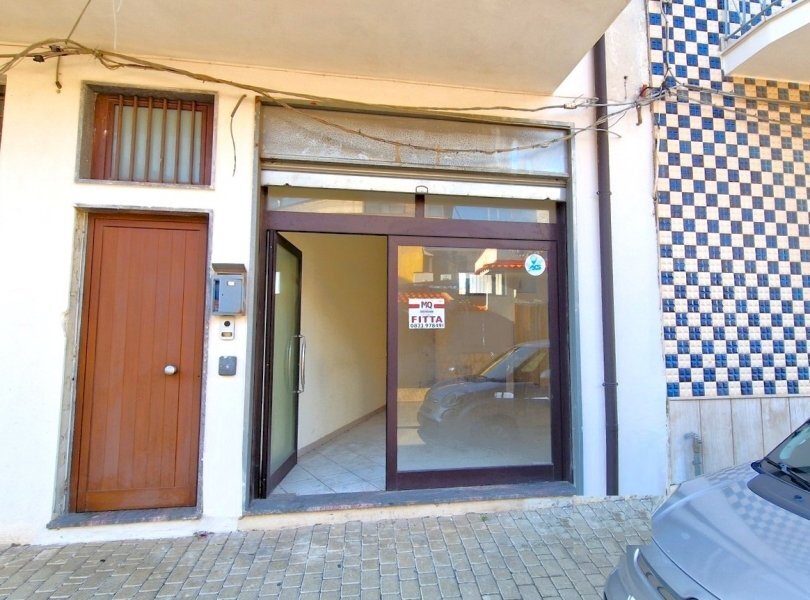 Commercial Premises Mondragone - photo 1