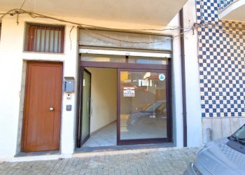 Commercial Premises Mondragone - photo 1