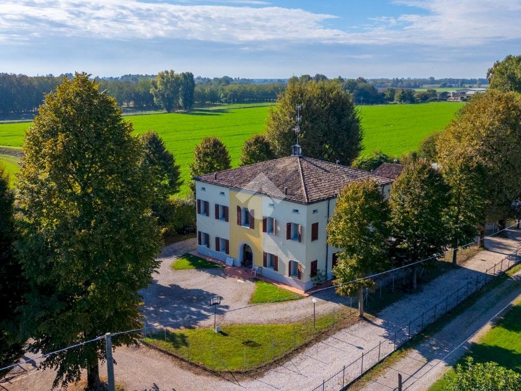 Villa Via Per Concordia, Cavezzo - foto 1