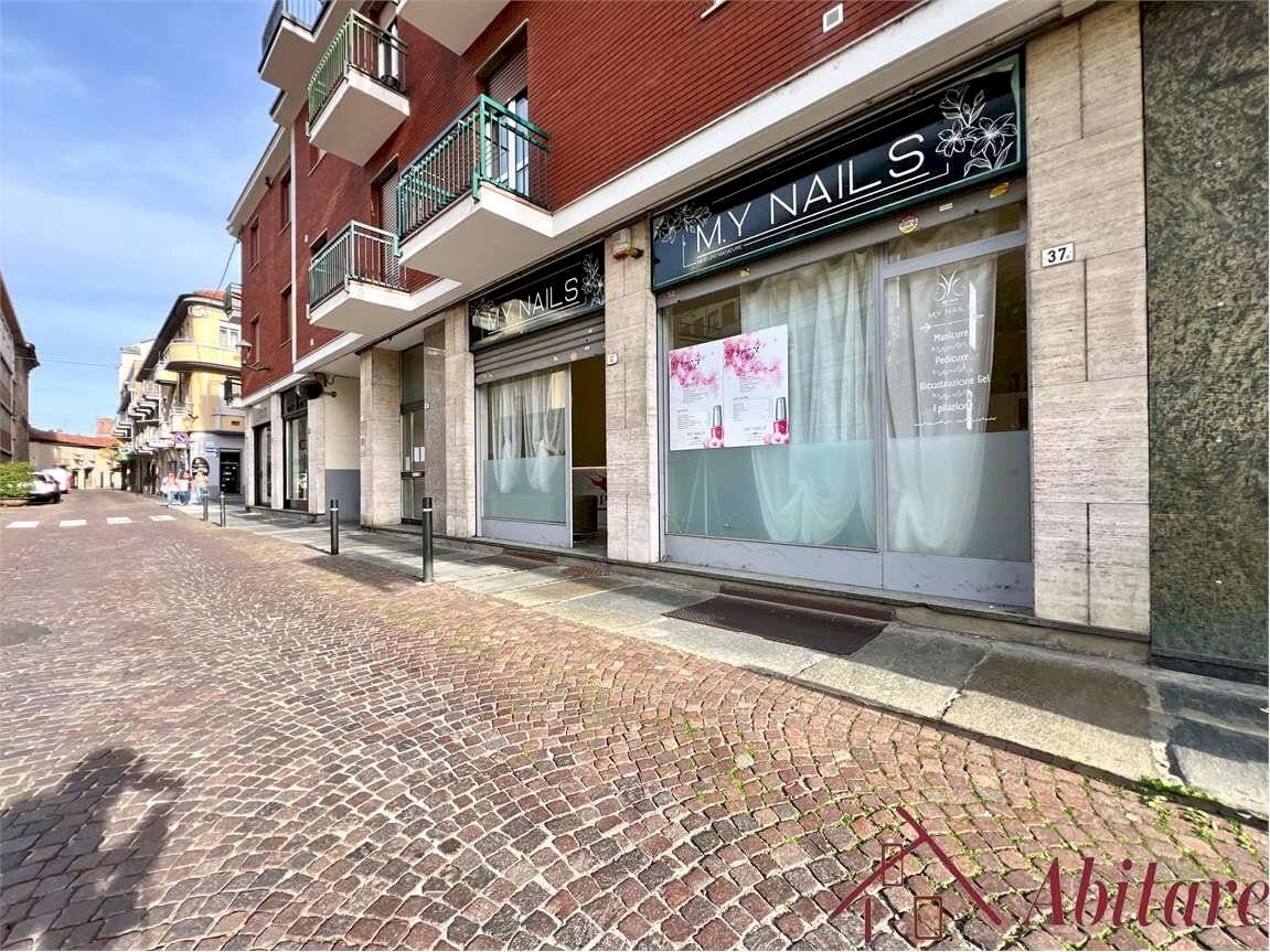 Negozio Via Armando Diaz, 16, Alba - foto 2