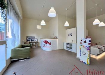 Negozio Via Armando Diaz, 16, Alba - foto 5