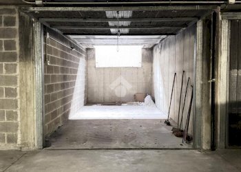 Box via Sesto San Giovanni, Milano (zona Bicocca) - foto 2